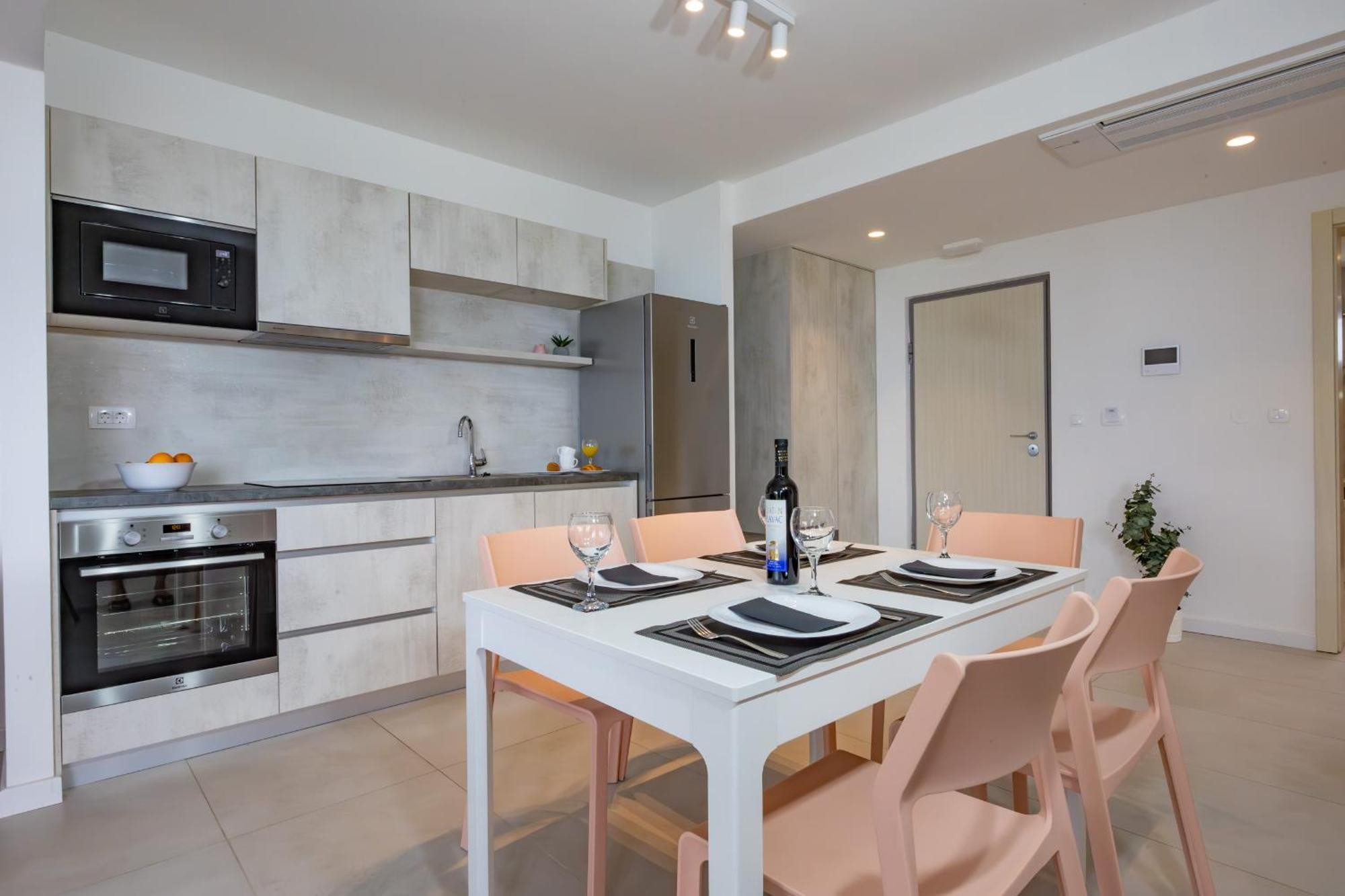 Beachfront Sunrise Srzic Apartman Makarska