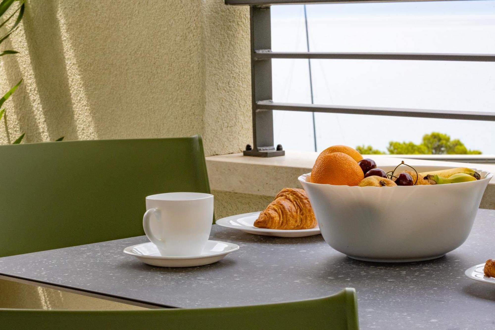 Beachfront Sunrise Srzic Apartman