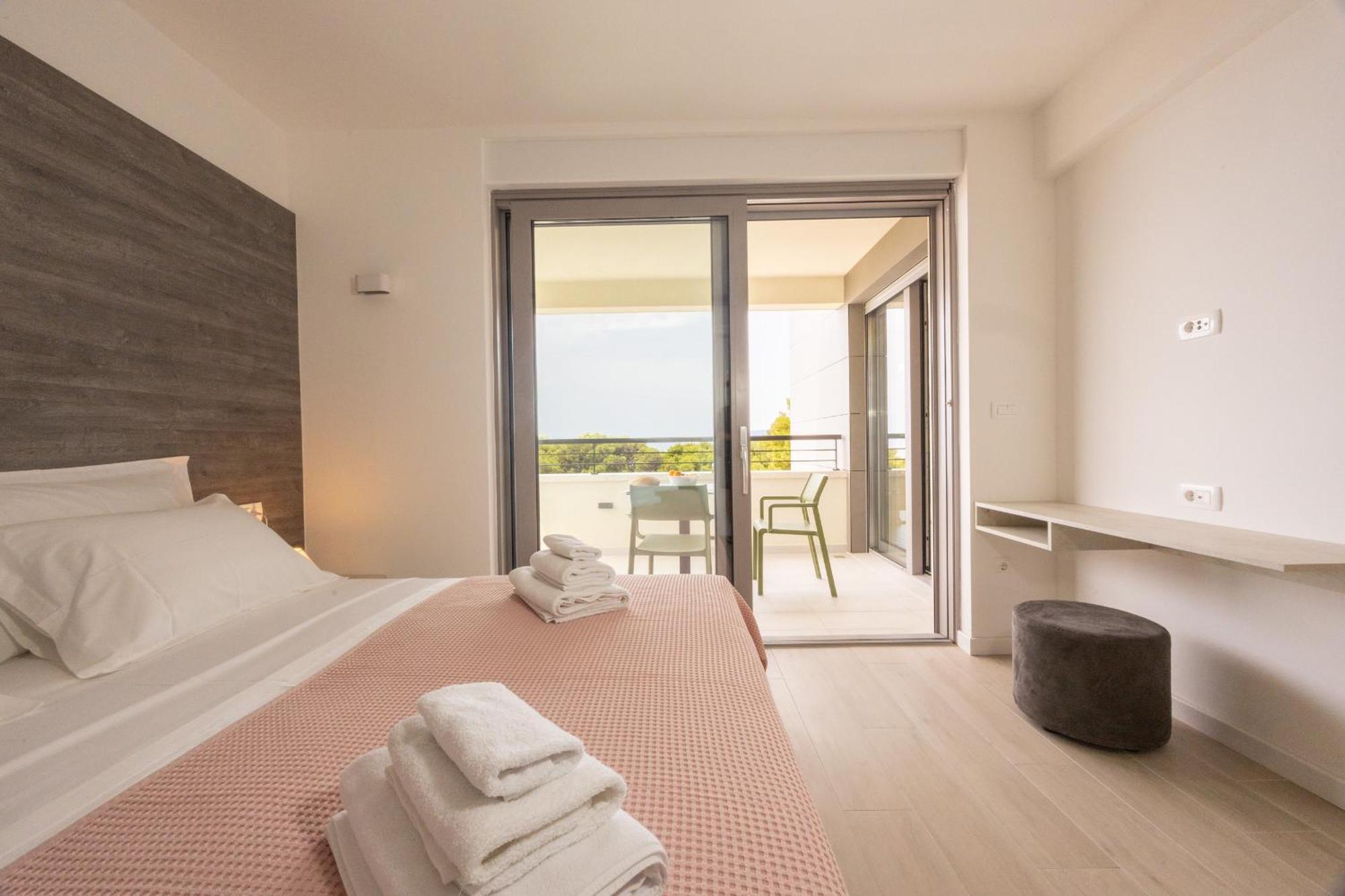 Beachfront Sunrise Srzic Apartman *